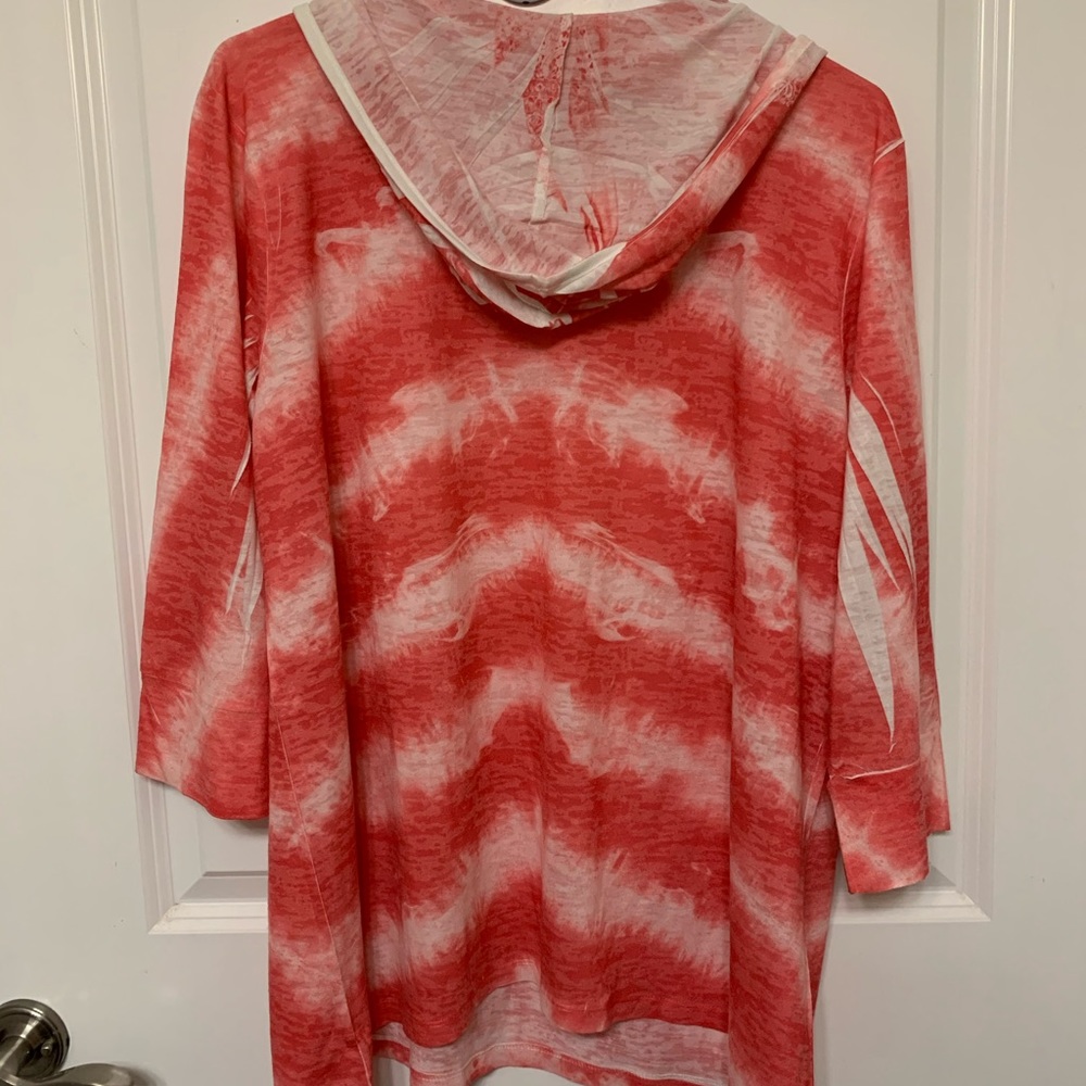 Tops - Picture 4 of 8
